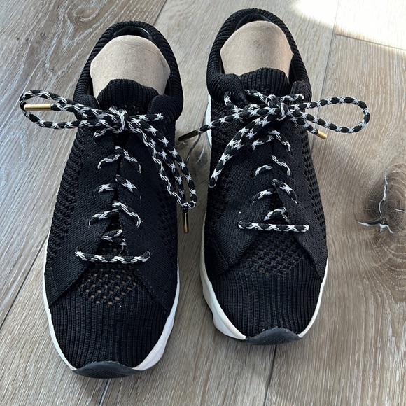 Unity In Diversity Black Knit Athletic Sneaker Shoe - Picture 2 of 10